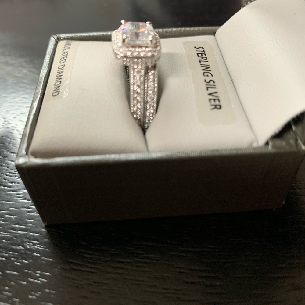 Wedding ring - Picture 2 of 3